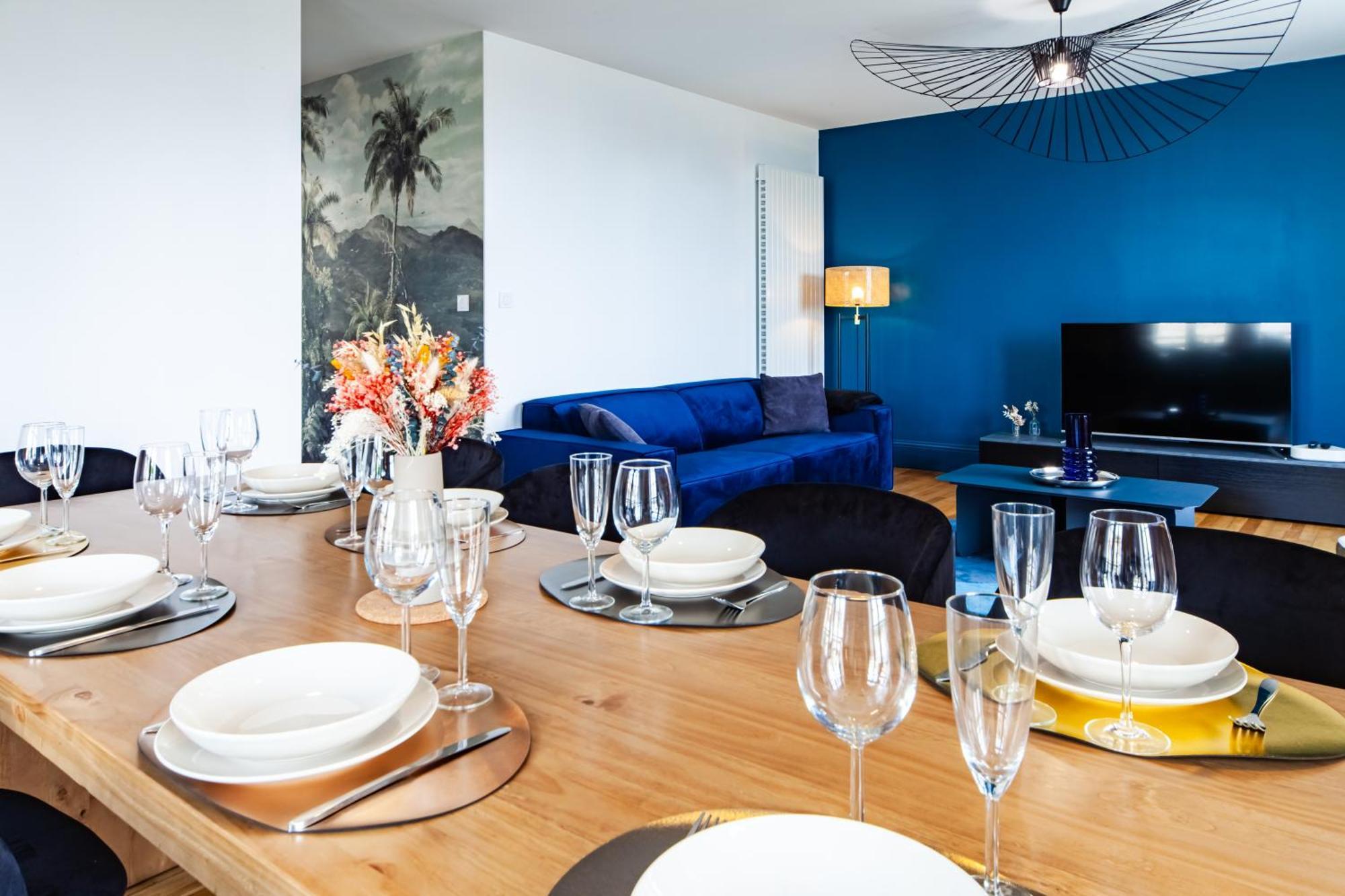Jolie M'home, Le Puy Du Fou, 15 Pers, 7 Ch, 5 Sde, 5 Wc Ferienhaus *